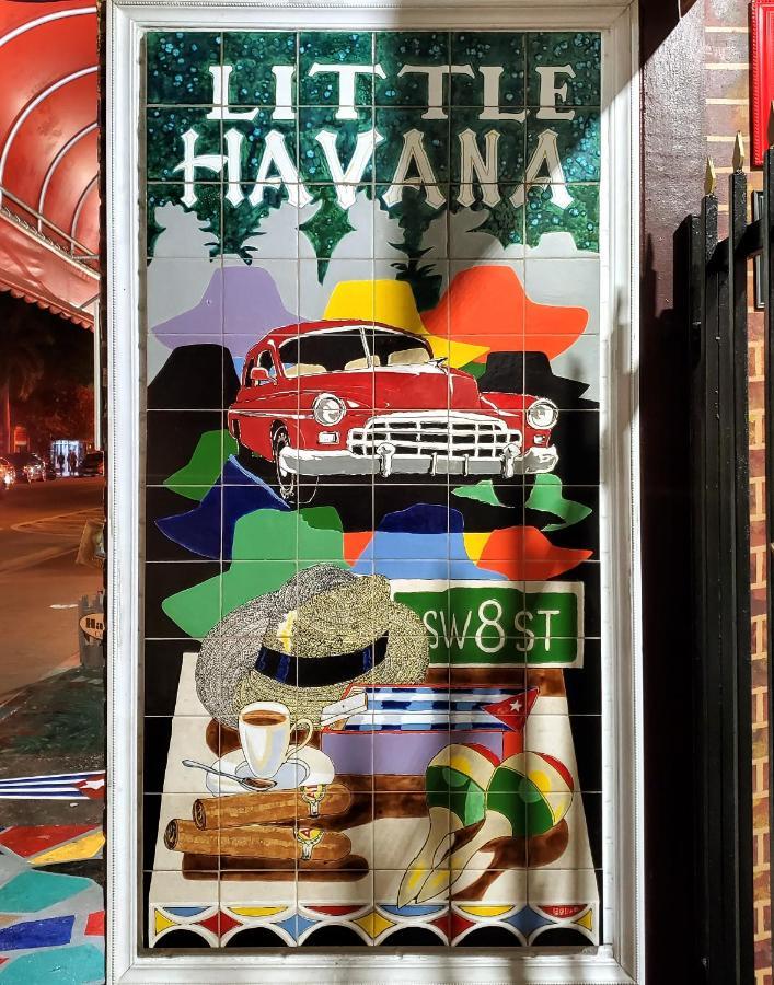 Casa Cuba In Little Havana, Brickell, Calle 8 And 10 Minutes To The Beach Free Parking マイアミ エクステリア 写真